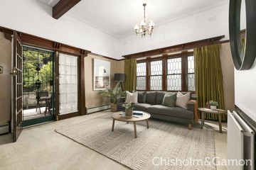 121 Ruskin Street - Photo 2